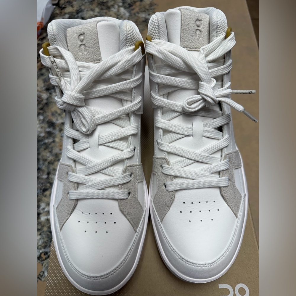 On cloud men’s 7.5 the Roger clubhouse mid- new in box